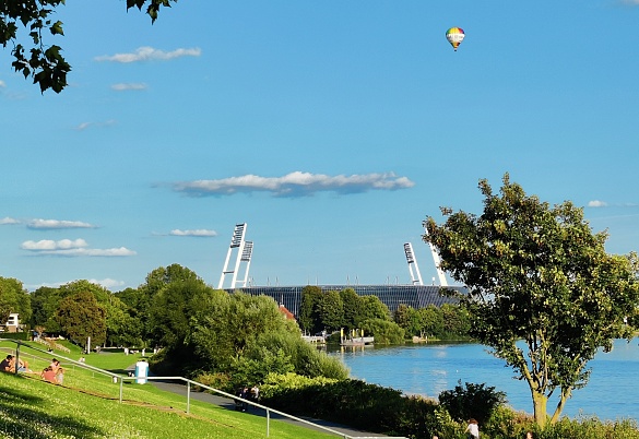 Osterdeich mit Blick auf Weserstadion