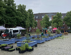 Pop-up Grün - 16 Hochbeete werden auf dem Bürgermeistser-Ehlers-Platz (Bremen-Gröpelingen) aufgebaut 
˜ Bildnachweis: Marius Wittmann (SUKW), 2024